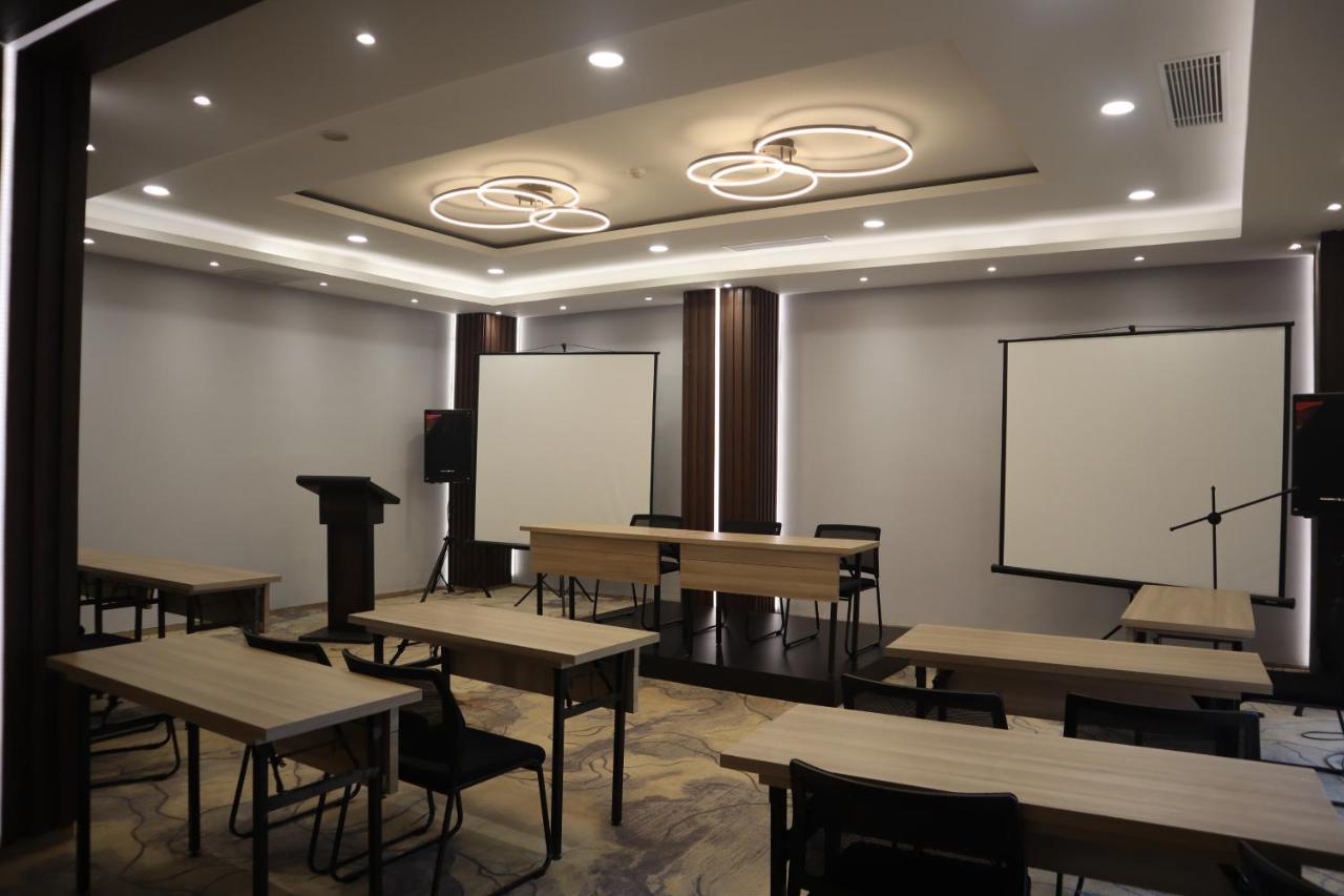 Gaia Hotel Ternate Exterior foto
